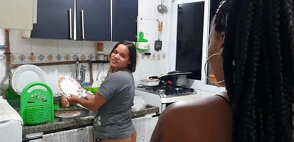 trendsMorando com o inimigo !!! Fodi gostoso a melhor amiga da minha esposa na cozinha e a corna nem percebeu.  Paty Bumbum